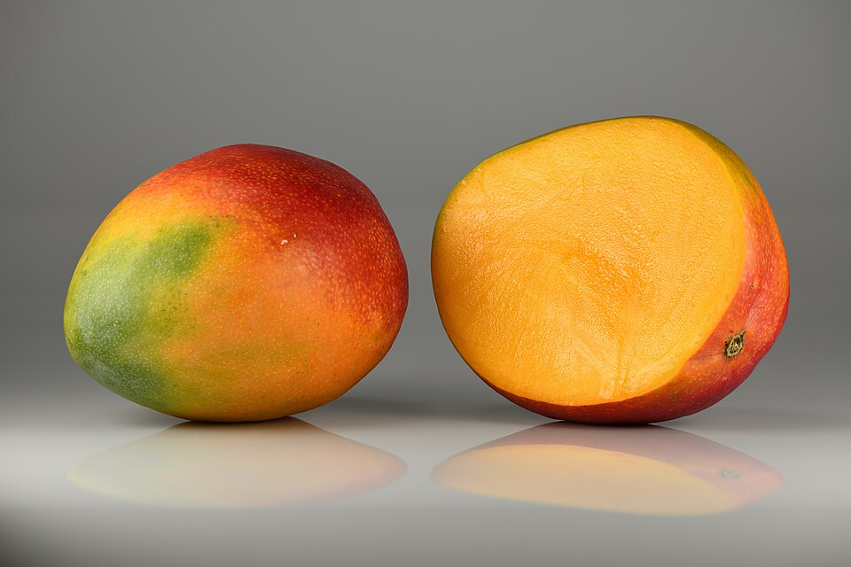 Fresh mangoes